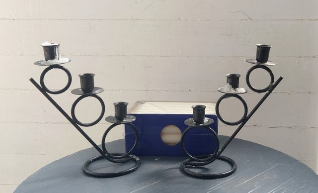 Pareja de Candelabros de metal