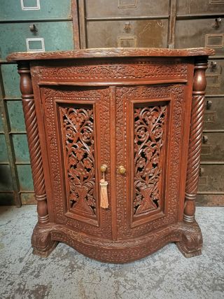 Mueble bar. Mueble. Antiguo.