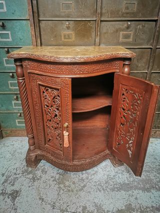 Mueble bar. Mueble. Antiguo.