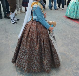 Traje de fallera niña