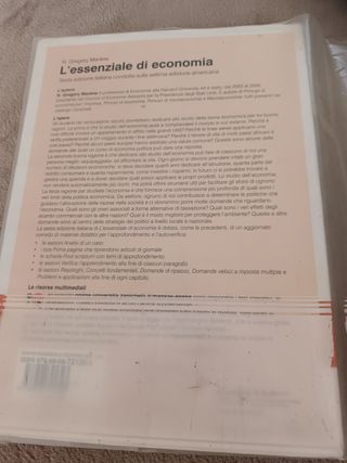 Libro L'essenziale di economia