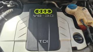 Logotipo AUDI, cubremotor 3D.