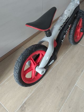 BICI INFANTIL SIN PEDALES.