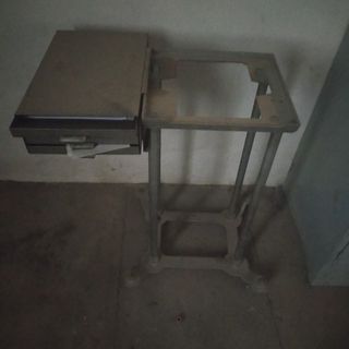 Maquina de escribir con soporte