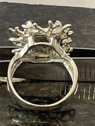 ANILLO EN PLATA BLANCA -CON CUARZO NATURAL