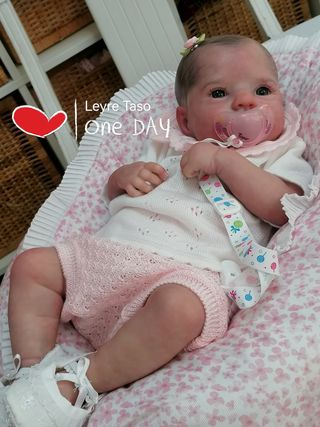 Carlita bebé reborn hiperrealista