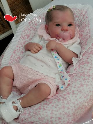 Carlita bebé reborn hiperrealista