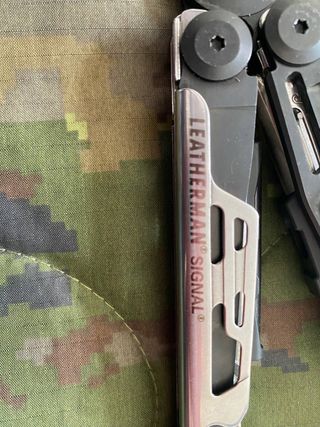 Lote N328 Leatherman Signal