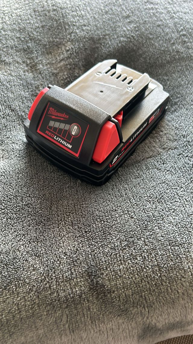 Batería Milwaukee M18B2 18V 2,0 Ah