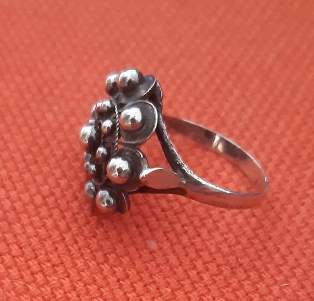 Sortija plata botón charro