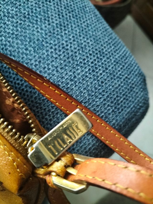 Tracolla Alviero Martini