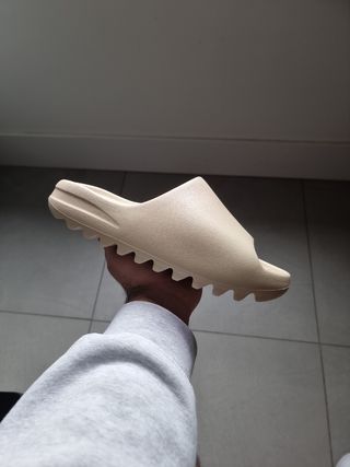 Yeezy Slide [ Bone ]