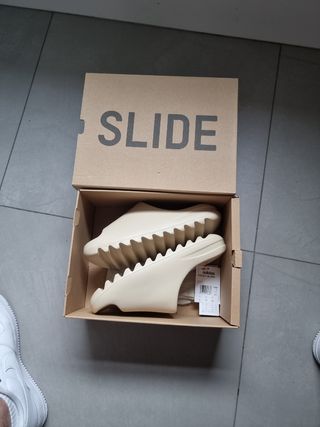 Yeezy Slide [ Bone ]