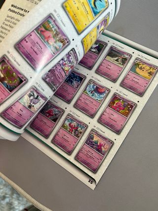 Album escarlata y purpura evolucion en paldea