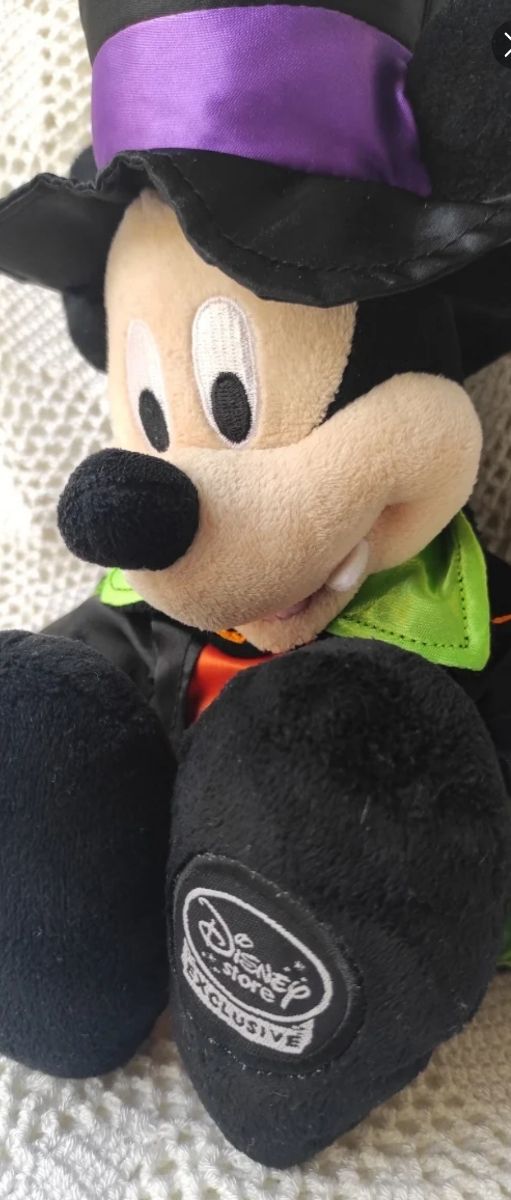 Peluche Mickey con Pluto y Mickey vampiro
