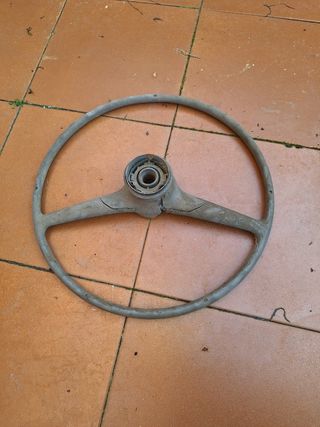 Se vende 3 volantes de seat 600