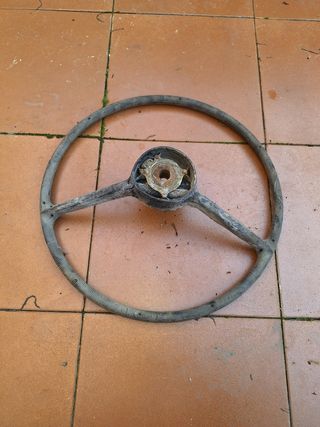 Se vende 3 volantes de seat 600