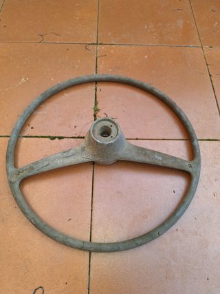 Se vende 3 volantes de seat 600