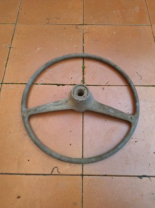Se vende 3 volantes de seat 600