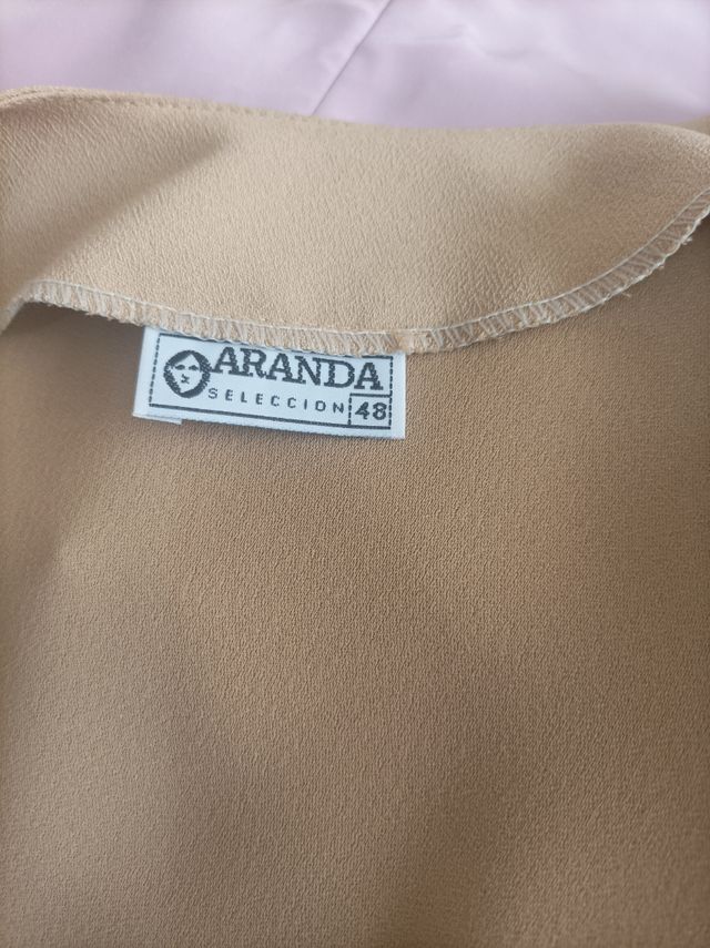 Traje vestido y levita color ocre-dorado