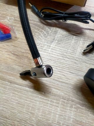 Compressore portatile wireless con schermo digital