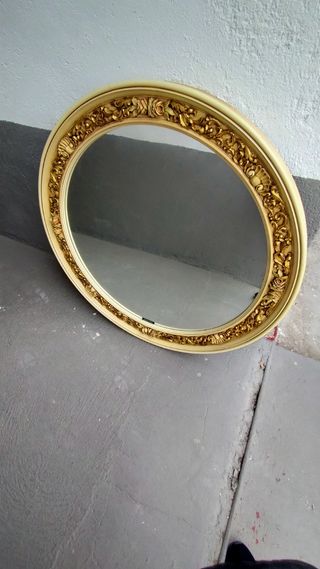 ESPEJO DE PARED DE MADERA Y GRAN TALLADO