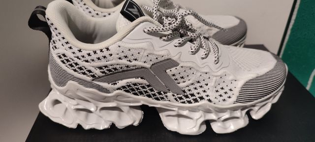 Zapatillas blancas Décimas Tenthcomfort