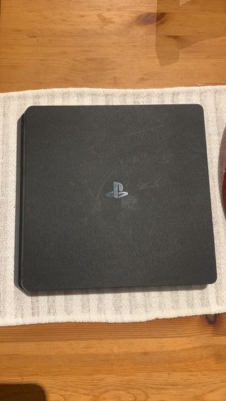 Ps4 slim 
