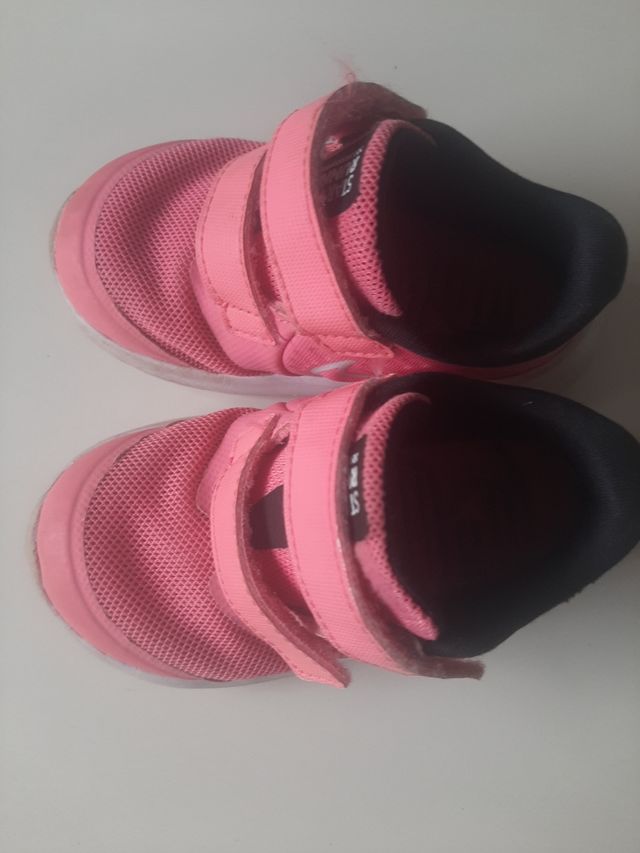 Deportivas Nike niña talla 22 fucsia
