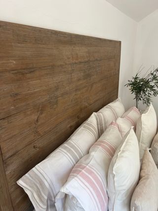 Camas, cabeceros y mesas de noche