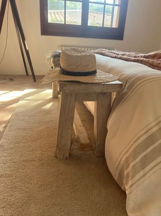 Camas, cabeceros y mesas de noche