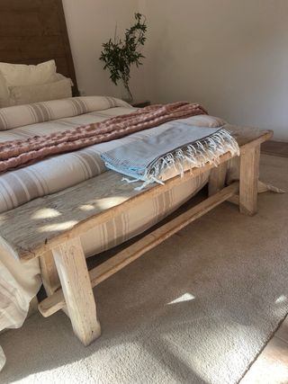 Camas, cabeceros y mesas de noche