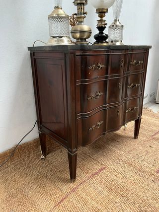 Mueble recibidor con formas.