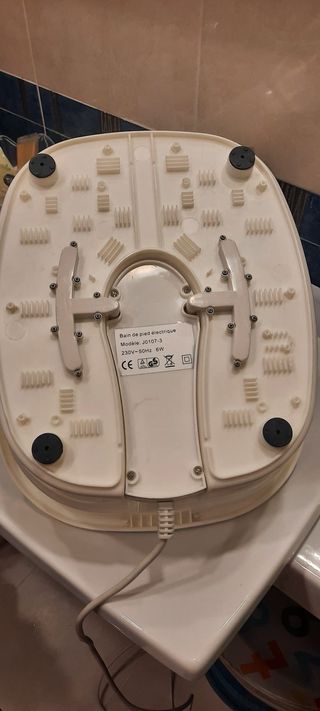 BAÑERA HIDROMASAJEADOR DE PIES