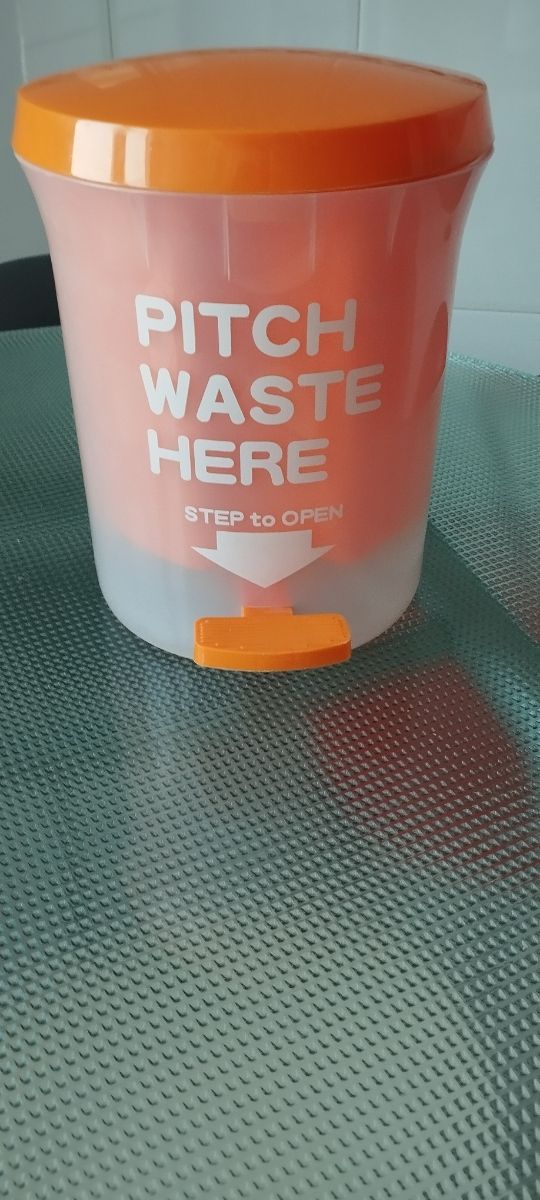 Papelera juvenil con pedal 