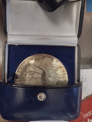 Medallón conmemorativo