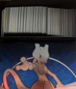 Lote pokemon go + guia , dados + 470 cartas