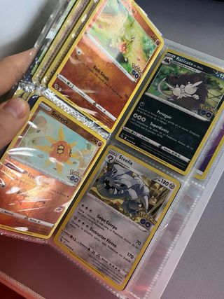 Lote pokemon go + guia , dados + 470 cartas