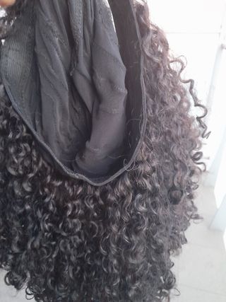 Peluca corta con rizos