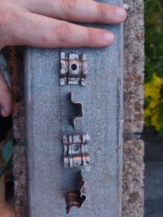 Clip / Grapa para suelo ipe