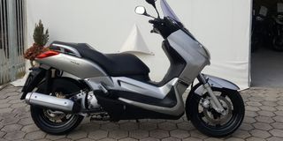 Lateral gris izquierdo Yamaha Xmax 250cc(2006/07)