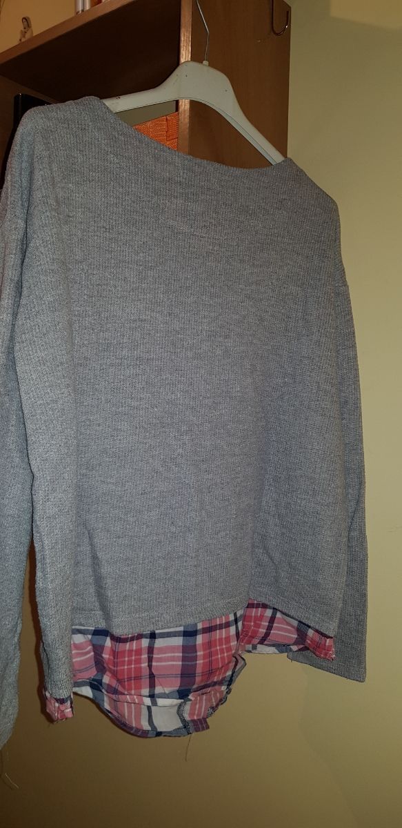 Sudadera gris