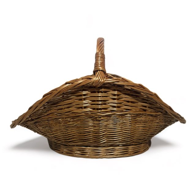 Cesta de mimbre para la leña o decoración.