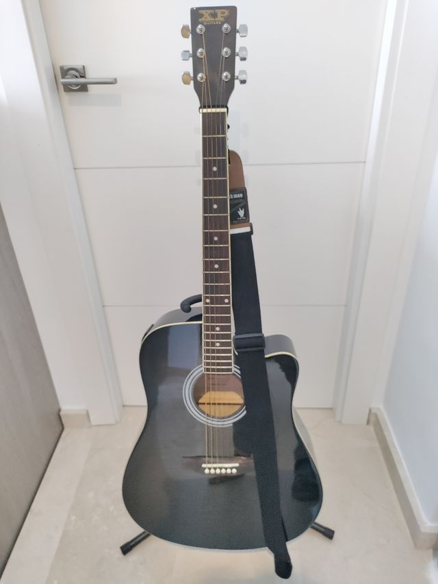 Guitarra electroacústica 4/4