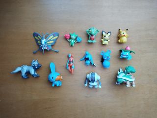Figuritas de Pokémon variadas