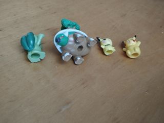 Figuritas de Pokémon variadas
