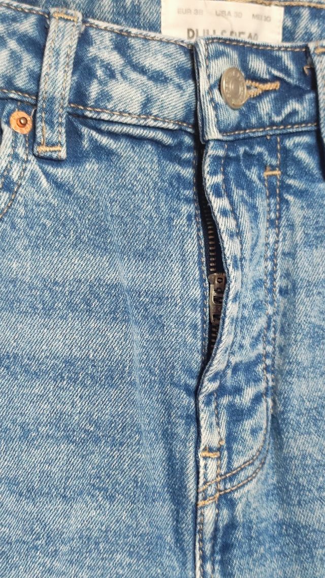 Bermuda vaquera azul con rotos talla 38 Pull&Bear