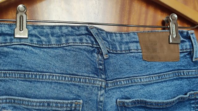 Bermuda vaquera azul con rotos talla 38 Pull&Bear