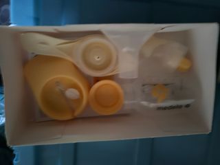 Bomba manual de tirar leite da Medela