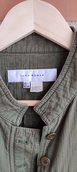 Chaqueta Zara color verde militar